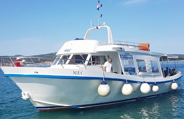 Charter Mec Motor Yacht in Biograd na Moru, Croatia