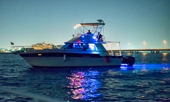Have Fun Cruising and Fishing in Dubai with 34 Foot Silverton Yacht