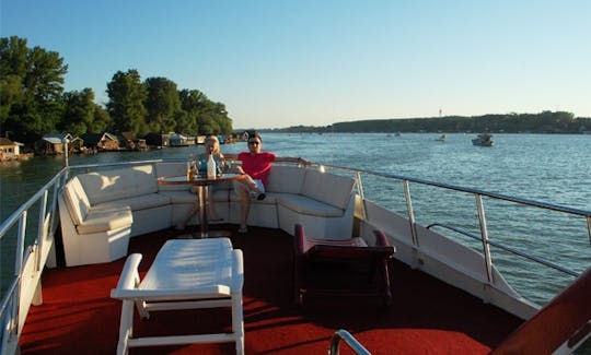 Charter 56' Power Mega Yacht in Beograd, Serbia