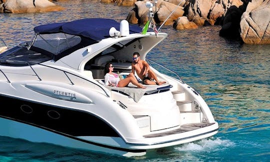 Azimut Atlantis 42' Motor Yacht Rental in Portimão - Hourly