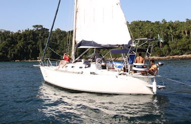 Charter 35' Cruising Monohull in Paraty, Brazil