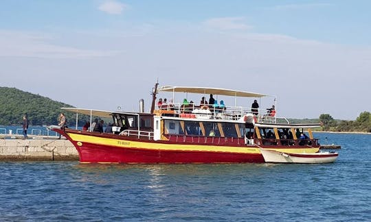 Charter Turist Trawler in Medulin, Croatia