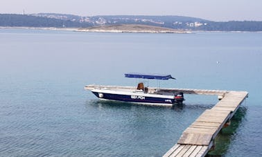 Charter Seafox Center Console in Medulin, Croatia