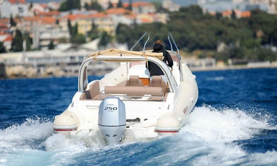 Rent his 2007 Aquamax RIB in Split for up to 10 people