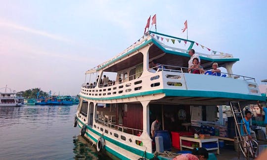 Enjoy Fishing in Thanh pho Phu Quoc, Viatnam on a Passenger Boat