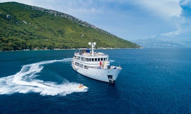 Charter 135' Donna Del Mare Power Mega Yacht em Dubrovnik, Croácia