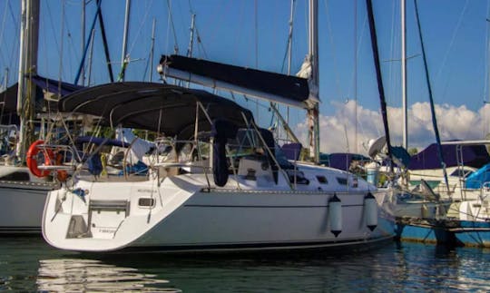 Charter 36' Delta Cruising Monohull in Angra dos Reis, Brazil