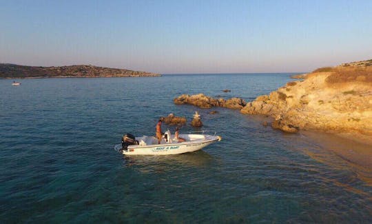 Lancha de 5,5 m de 80 cv em Marathi, Chania