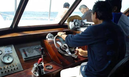 Charter 20' Camara Motor Yacht in Banten, Indonesia