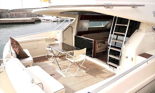 Yate a motor Ferretti Yacht 19 metros