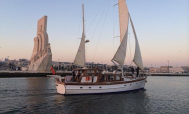 Velero clásico de madera de 55 pies de Lisboa