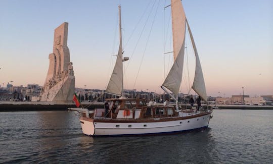 Classic 55' wooden motorsailor from Lisbon