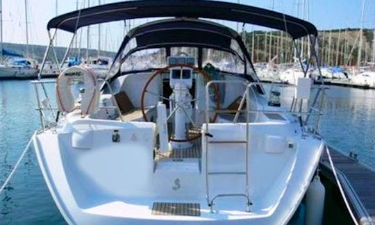 Oceanis 393 ANICA Cruising Monohull Charter in Primošten