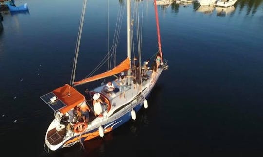 Monocoque de croisière de 31 minutes à Varna, Bulgarie