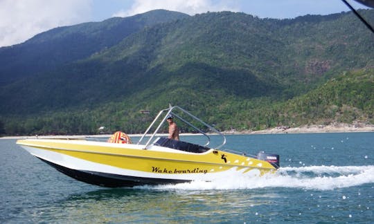 'Roberta' Wakeboarding Boat in Tambon Ko Pha-ngan