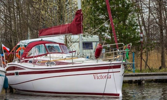 Charter 32' Test - Victoria Cruising Monohull in Giżycko, Poland