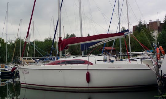Charter 30' Laguna - Gosia Cruising Monohull in Giżycko, Poland