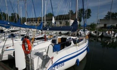 Monocoque de croisière Charter TES BT de 22 pieds à Giżycko, Pologne