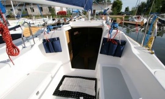 Charter 22' TES BT Cruising Monohull in Giżycko, Poland