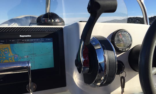 Clases de lancha motora en la bahía de St Tropez