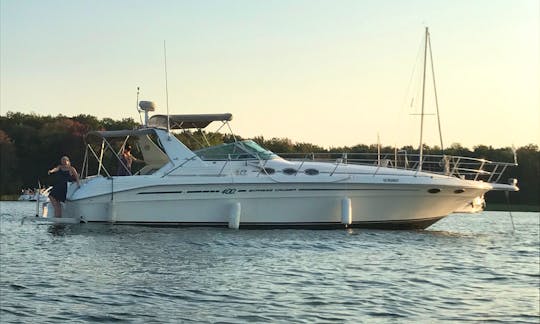 42' Sea Ray 400 Express Yacht Rental in Montreal
