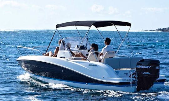 Rent this speedboat Q605 'Helios' 150hp for 7 people in Palma, Spain