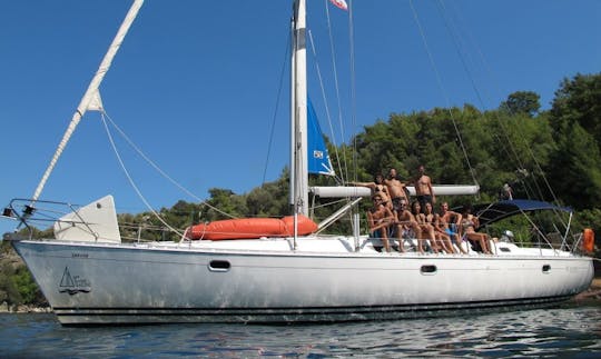 Crucero en Muğla, Turquía, en un alquiler de monocasco con capitán