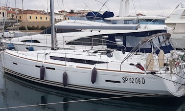 Monocoque de croisière Jeanneau Sun Odyssey de 40 pieds à Caorle, Italie