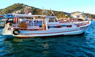 Captained Power Boat for 40 People in Arraial do Cabo, Brazil