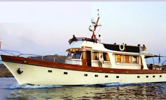 Motor Yacht sleep aboard rental in Tourlos
