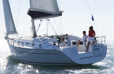 Charter 43' Beneteau Cyclades Cruising Monohull in Għajnsielem, Malta