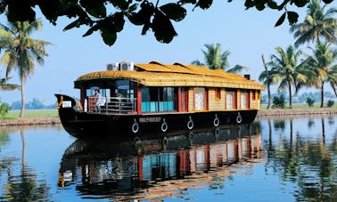 Una de las mejores casas flotantes que puedes alquilar en Alappuzha