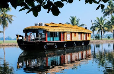 One of the best Houseboats you can rent in Alappuzha