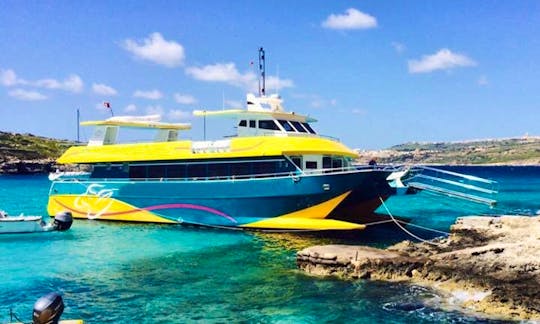 Charter Sea Adventure Power Catamaran in San Pawl il-Baħar, Malta