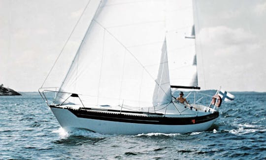 Sailboat King's Cruiser 33' in Tallinn, Estonia (Haven Kakumäe marina)