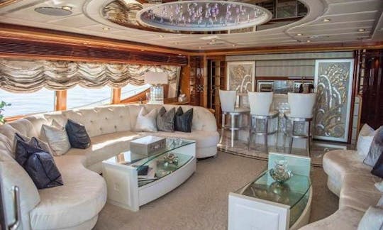Ferretti 90 - Luxury Yacht Charter in West Palm Beach