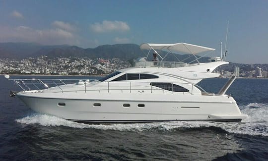 Charter Ferretti 48 Motor Yacht in Acapulco, Mexico