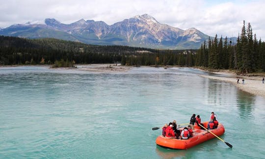 Viagens de rafting são divertidas em Jasper!