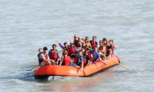 Viagens de rafting são divertidas em Jasper!