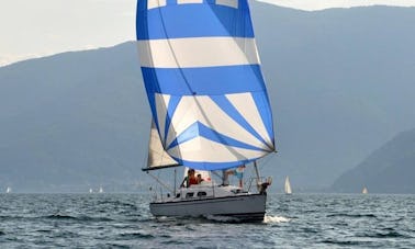 Louez un monocoque de croisière X-Yachts 302 de 30 pieds sur le lac Majeur