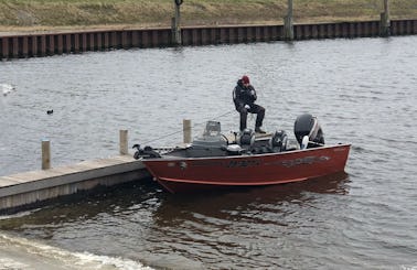Enjoy Fishing in the Netherlands (Volkerak, Haringvliet, Hollands Diep, Veluwemeer) on the RubyPike : Lund Impact SS 1675 BassBoat