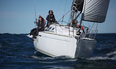 Location de voile sur un monocoque de croisière de 40 pieds à Donostia, Espagne