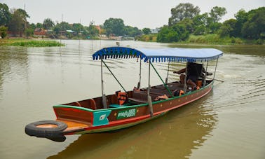 Recorrido tradicional en taxi acuático en Ayutthaya, Tailandia