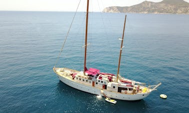 Ketch à voile de 35 mètres - Charter