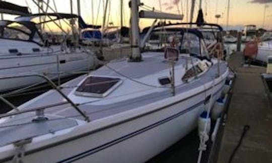 Rent Catalina 320 Cruising Yacht in Docklands, Melbourne