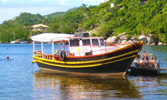 Spacious 24 People Motor Boat for Rent, Florianópolis - SC, Brazil