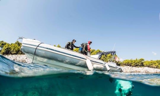 Boat dive to crystal clear waters