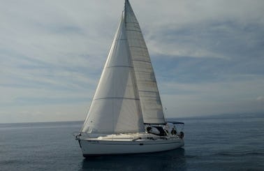 Charter 30' Bavaria Cruiser Cruising Monohull in Vigo, Spain