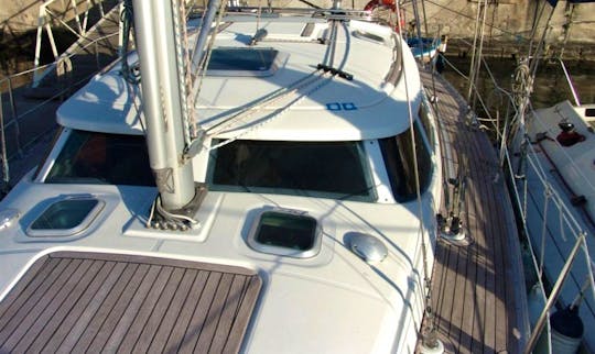 Charter 40' Sun Odyssey Cruising Monohull in Vigo, Spain