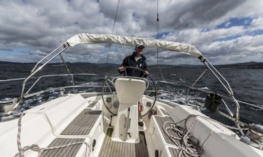 Charter 41' Bavaria Cruising Monohull in Vigo, Spain